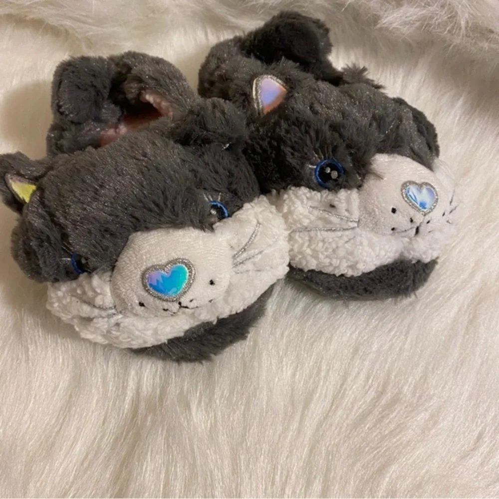 Wonder Nation Cat‎ Slippers Size 13-1 Gray white Color Slip On New